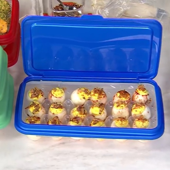 LocknLock 18-Egg Keeper w/ Flip Top Lid - Picture 2 of 10